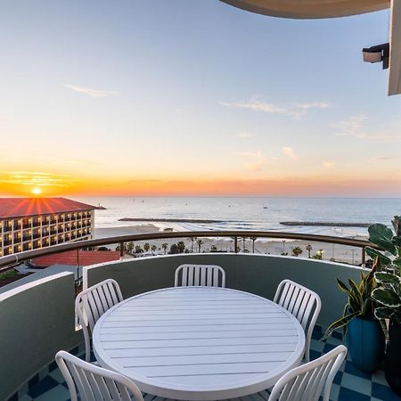 Sunsets Paradise 2Br With Parking By Beachfront Stay Herzliya Bagian luar foto