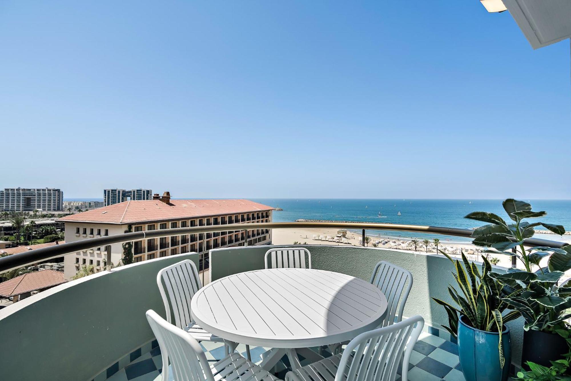 Sunsets Paradise 2Br With Parking By Beachfront Stay Herzliya Bagian luar foto