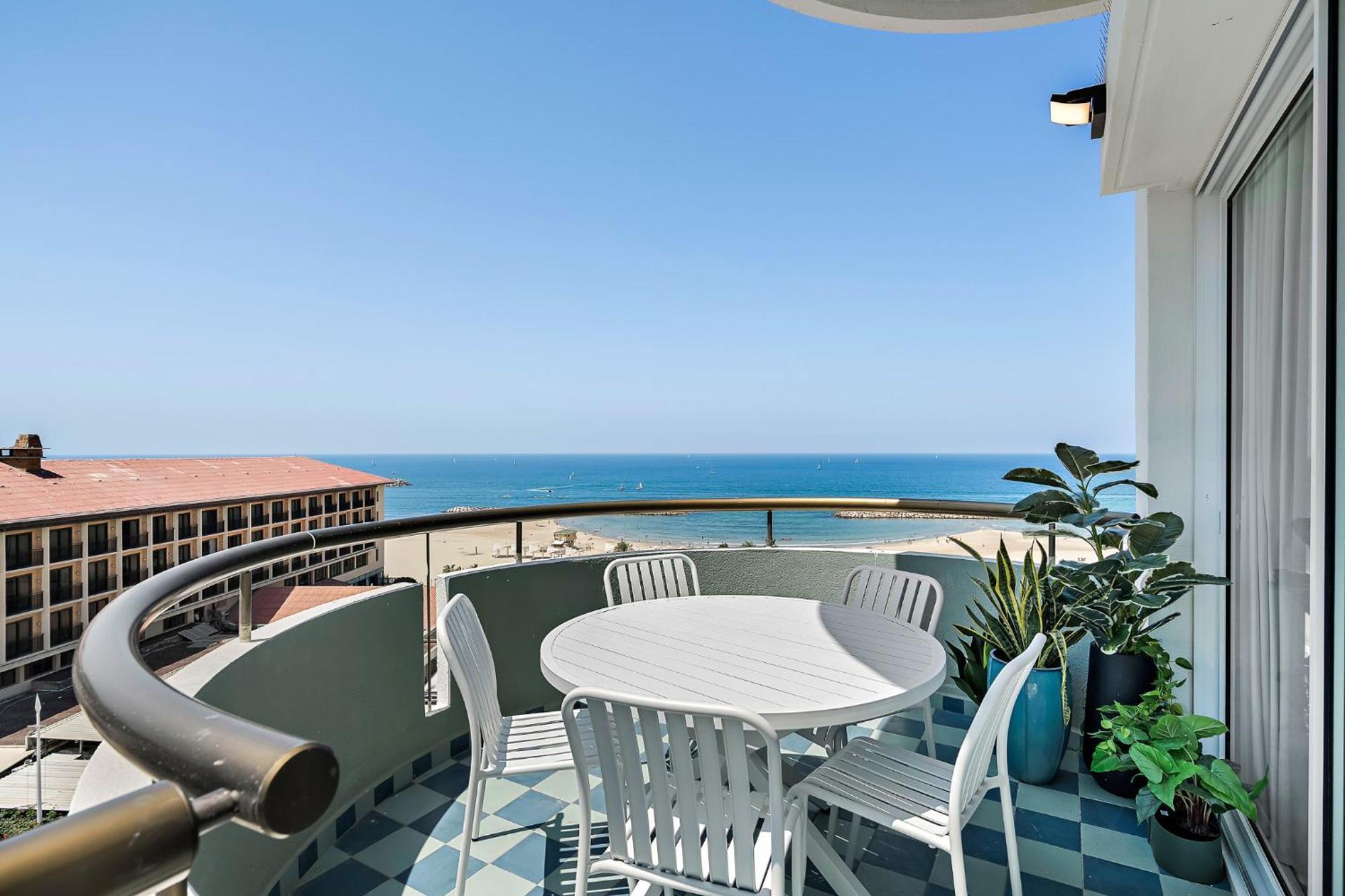 Sunsets Paradise 2Br With Parking By Beachfront Stay Herzliya Bagian luar foto
